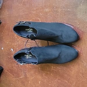 BRAND NEW East fifth memory foam round toe with zipper closure suede bootie